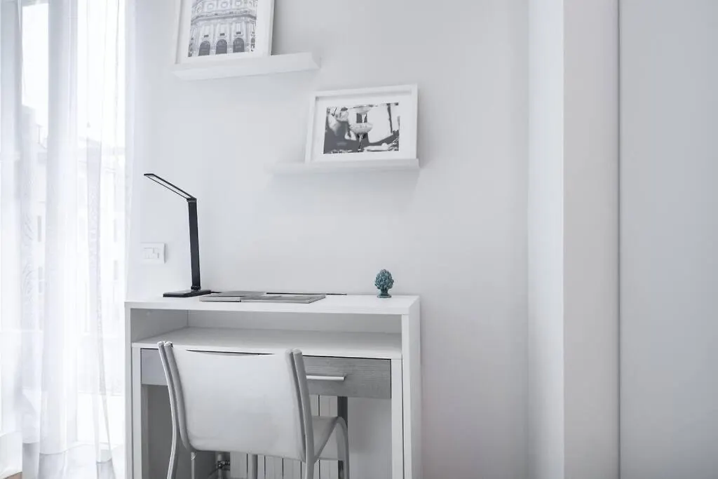 Apartament Easylife - Beautiful Flat With Balcony Pta Venezia Mediolan 0*,